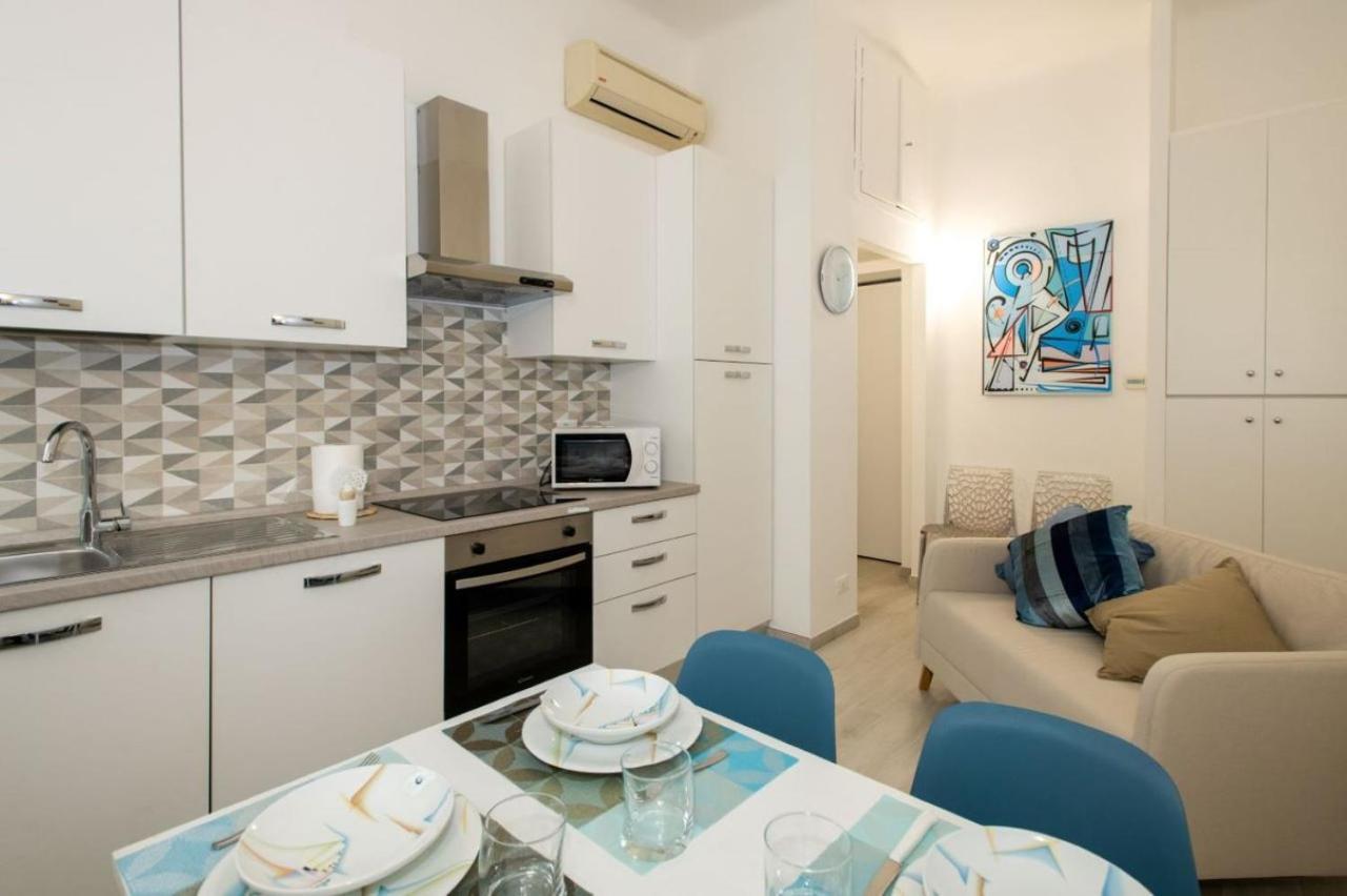 The Palm Sisters - Navigli, Bocconi Apartment Milan Bagian luar foto